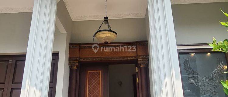 Di jual cepat rumah 2,5 lantai di Puri Indah Jakarta Barat 1