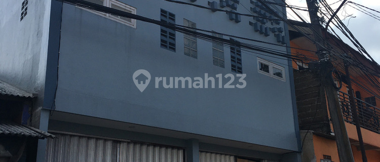Ruko 2 1/2 lantai lokasi strategis dikelapa dua,Depok 1