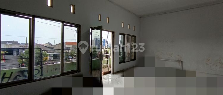 Strategic Siliwangi Semarang Shop House for Sale 1
