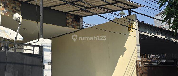 Rumah 3 BR di Cengkareng Timur, Jakarta Barat 1