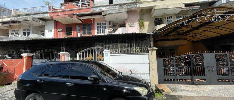 Dijual Cepat Murah Villa Komplek Griya Riatur Jalan Amir Hamzah 1