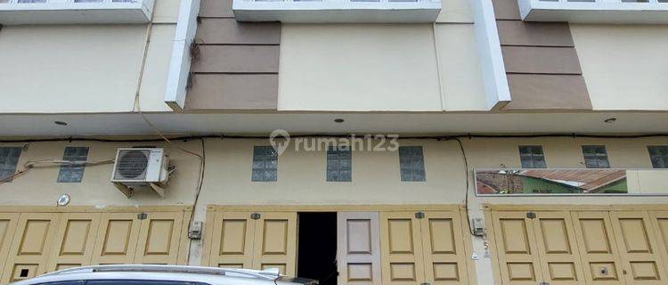 Townhouse Jalan Setia Luhur Kompleks Setia Luhur Business Centre 1