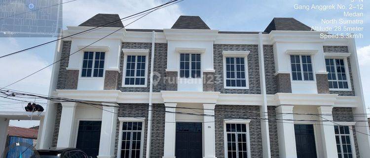 Villa Komplek Royal Palace Jalan Budi Luhur Kapten Muslim Medan 1