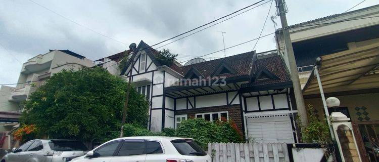 Dijual Villa Mewah Komplek Taman Polonia 2 Daerah Polonia 1