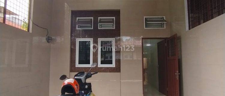 Rumah 2 Lantai Kondisi Baru Semi Furnished Sudah SHM Jalan Selam 1