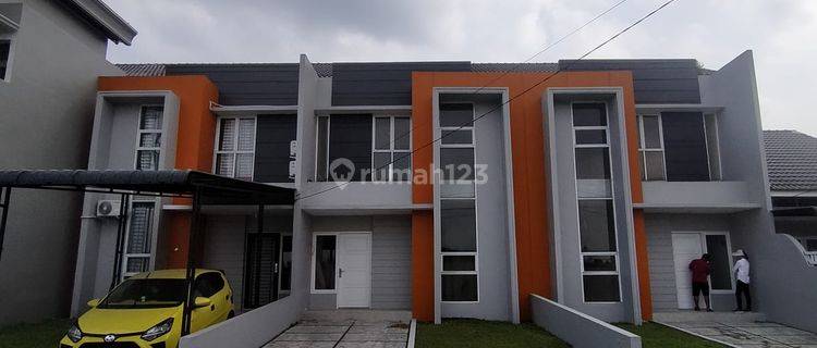 Rumah 2 Lantai Kondisi Baru Tanpa Prabot  1