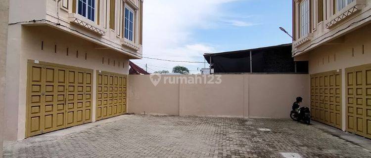 Rumah 2 Lantai Bagus Unfurnished Sudah Shm, Jalan Tempuling Pancing, Medan 1