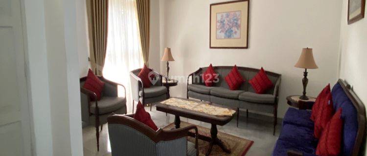 Rumah Asri disewakan di Prime area daerah mega kuningan  1