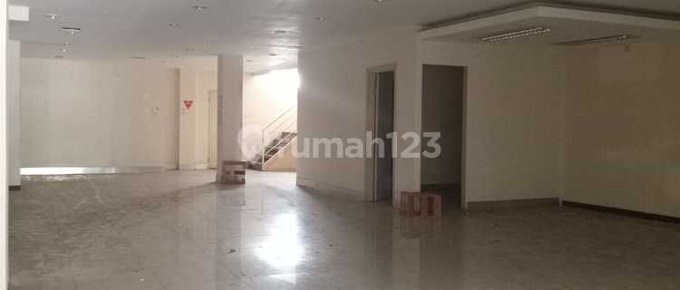 3-Story Shop House on Main Road Dago Bawah, Bandung Wetan District (Partial Rental Available) 1