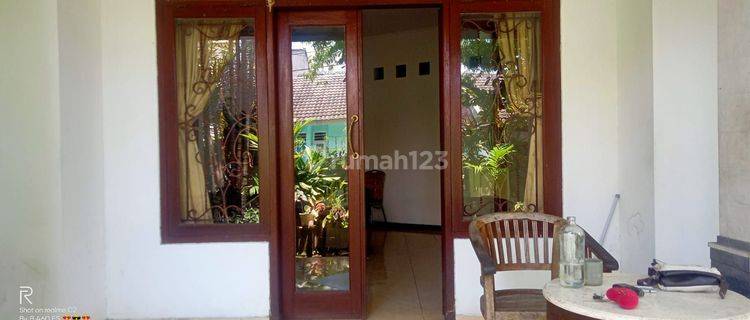 Disewakan Rumah 2 Lantai BPD 2 jl Singa utara 1