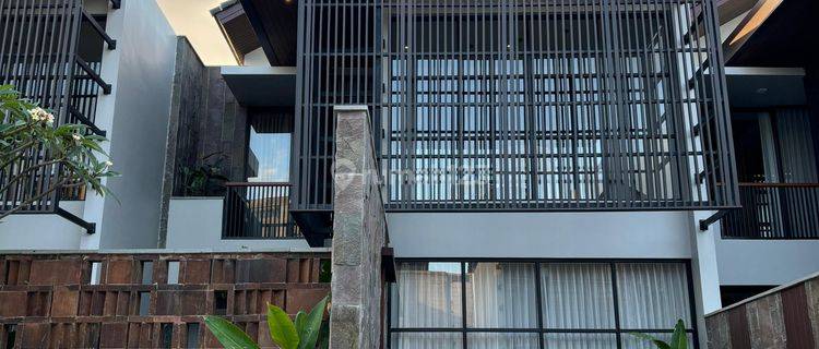 Dijual Rumah Mewah 2 Lantai di Canggu Bali SHM Baru 1