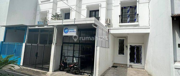 Rumah Baru Minimalis 3 Lantai di Menteng, Bagus, Akses Mobil  1