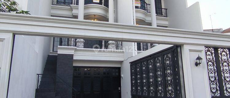 Rumah Eropa Classic di Jatipadang Pasar Minggu Jakarta 1