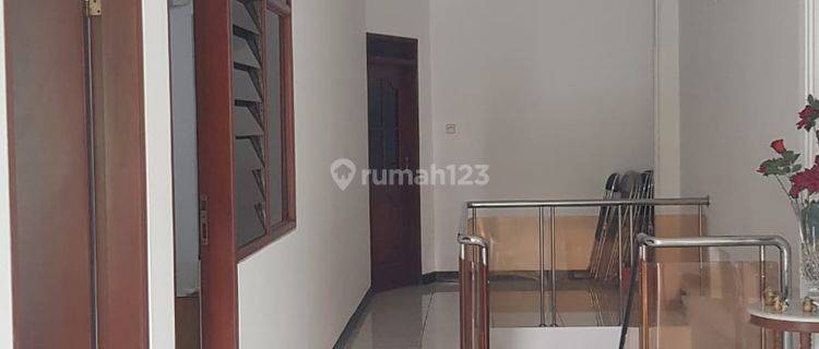 Rumah 2.5 Lantai SHM di Kelapa Gading, Jakarta Utara 1