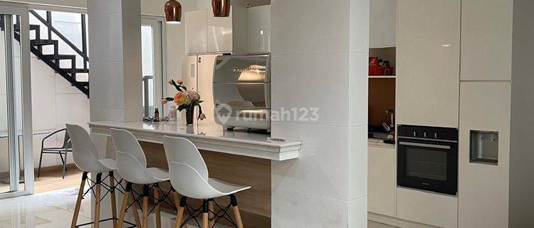 Disewakan Rumah Semi Furnished Bagus Di Lucky Park Grisenda, Taman Grisenda  1