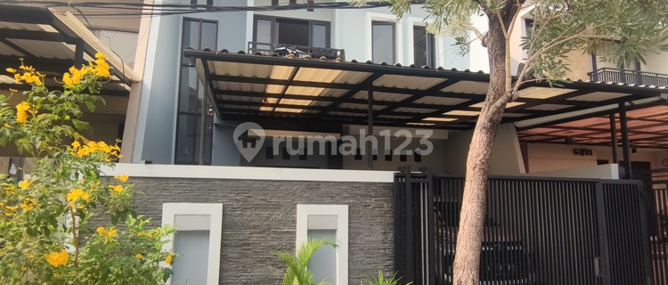Rumah Taman Villa Meruya Siap Huni Terawat Jakarta Barat 1