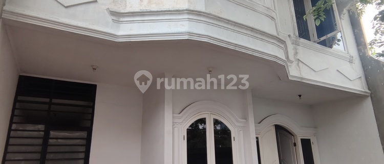 Rumah Villa Kelapa Dua Kebon Jeruk Jakarta Barat 1