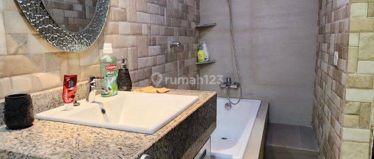 Apartemen St Moritz 2br Private Lift Furnish Jakarta Barat 1