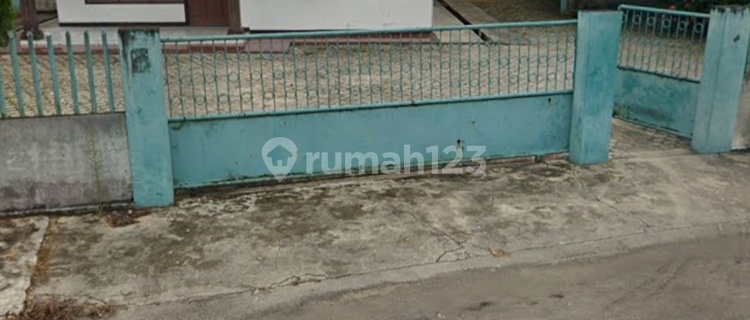 For Sale: Spacious 1,000 M2 Roadside House in Tanjung Pandan, Belitung 1