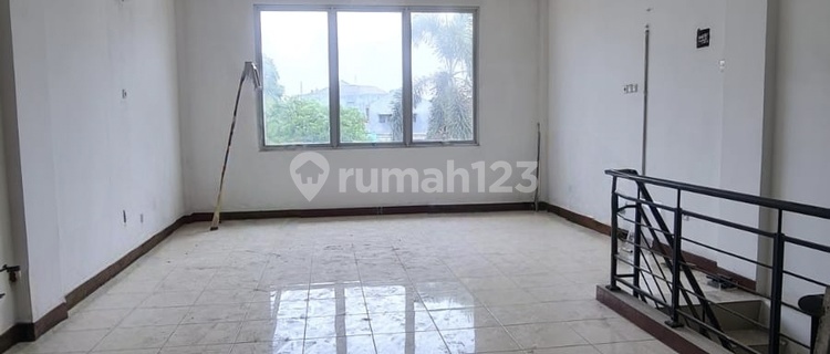 Rent 2.5 Story Shop House On Bulevard Hijau Harapan Indag Bekasi 1