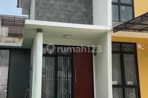Disewaka Rumah 2 Lantai Cluster Simpruk Summerbliss, Lippo Cikarang 1