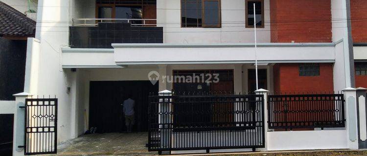 Disewakan Rumah Nyaman Dan Luas di Sayap Bkr  1