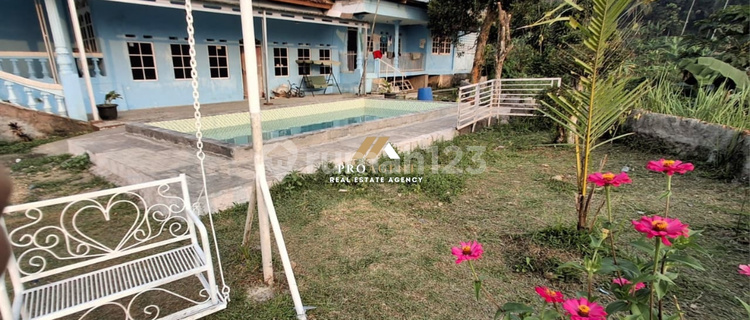 Peluang Investasi! Villa Besar dengan View Pegunungan 1