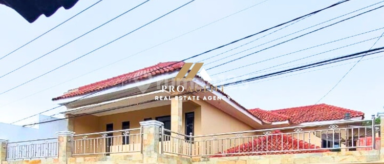 Hunian 2 Lantai dengan Kesan Mewah - Strategis & Nyaman 1