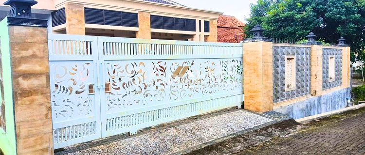 Pavilion-Style House with Strong Javanese Nuances in Semarang 1