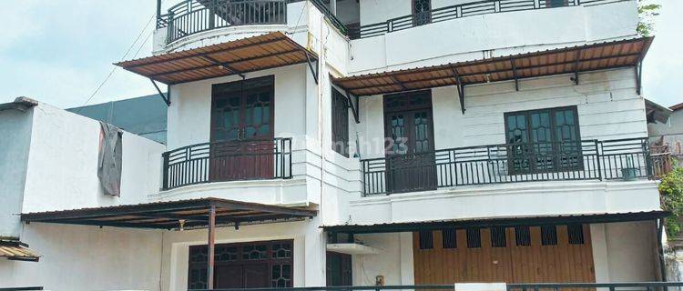 Dijual Rumah 3 Lantai Full Furnish dan Gudang di Tello Baru, Makassar 1