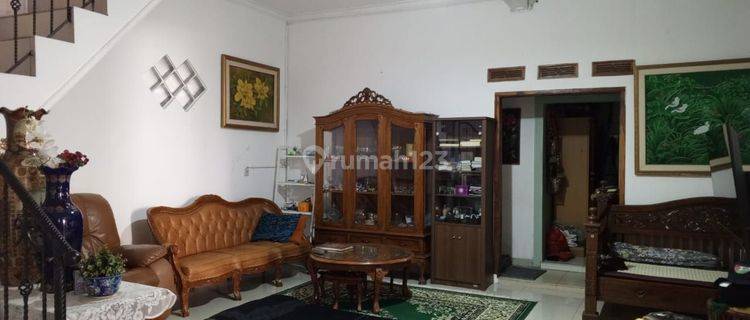 Rumah 2 Lantai di Komplek Santosa Asih dekat Grand Sharon Soekarno Hatta
 1