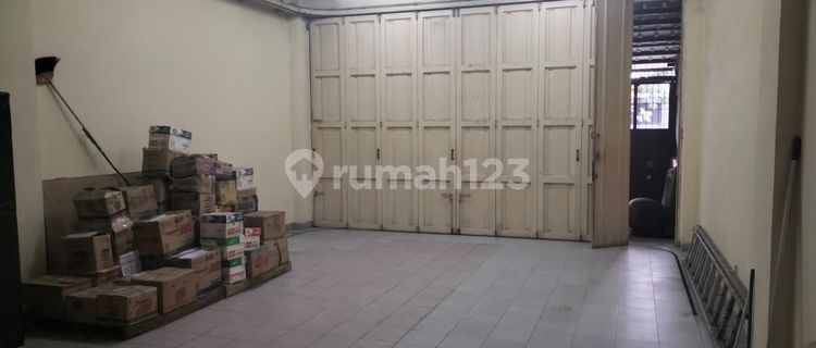 Busy 3-Story Shop House in Guan An / Andir Street, Andir District, Bandung 1