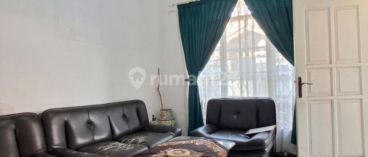 2-Story House in Cibolerang Indah Complex, Babakan Ciparay District, Bandung 1