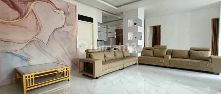 Luxury Corner House 2½ Floors In Singgasana Pradana Bojongloa Kidul Bandung City 1