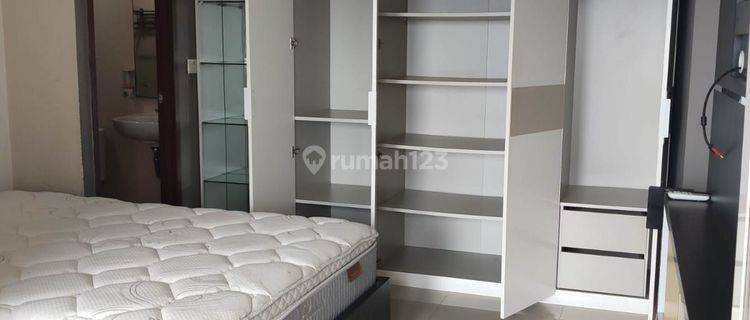 Dijual apartemen sudirman tower rosewood lantai 18 3BR semi furnished jarang ada 1