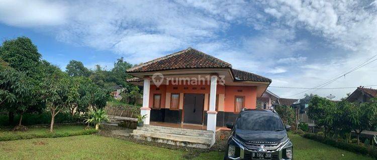 Dijual rumah villa area ciwidey ada kebun buah2an dan kolam ikan daerah ranca gede 1