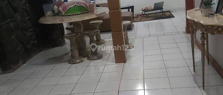 Dijual rumah di perumahan bojongraya 7 kamar tidur 1.5lantai posisi hook 1