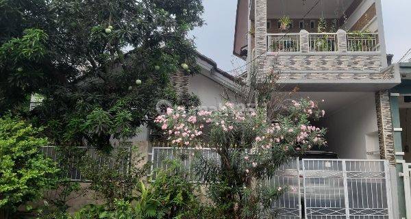 Dijual Cepat Rumah 2 Lantai Bangunan Baru Renovasi 2022 Siap Huni 1