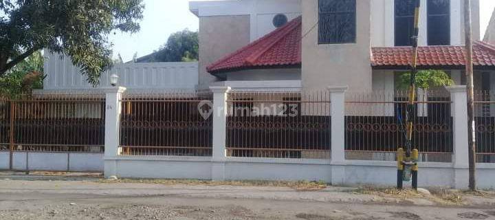 Luas dan mewah banget Rumah 2 Lantai di Cirebon 1