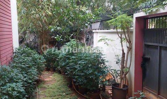 Dijual Rumah Besar 3 lantai Duri Kepa,Jakarta Barat 1