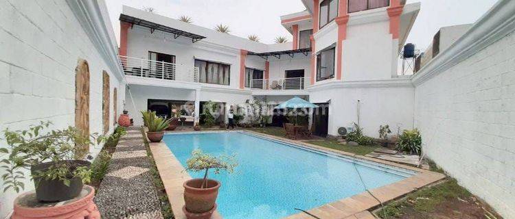 Dijual Rumah dengan Pool di Cirendeu Ciputat Timur 1