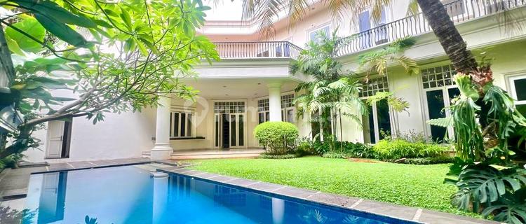 Luxury Resort-Style 2-Story Home Serene Comfortable Cool In Kemang 1