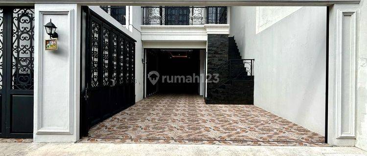 Dijual Rumah Eropa Klasik Baru Bagus Akses 1 Mobil Pejaten  1