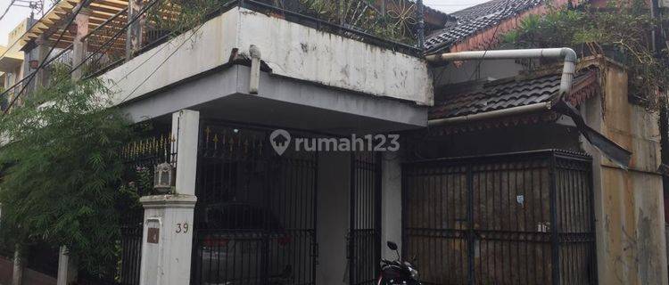 Dijual Rumah Lama Hitung Tanah Akses 1 Mobil Tebet 1