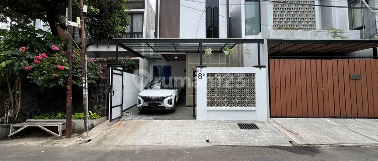 Ready-to-Occupy House, Strategic Location Near Parliament Building, Wide Road Access 1