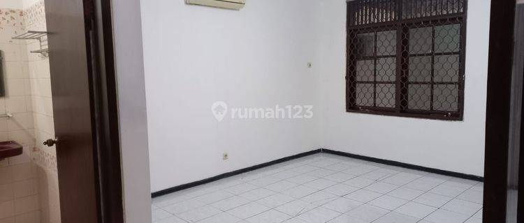 Disewakan Rumah 2 Lantai Di Janur Indah Kelapa Gading 1