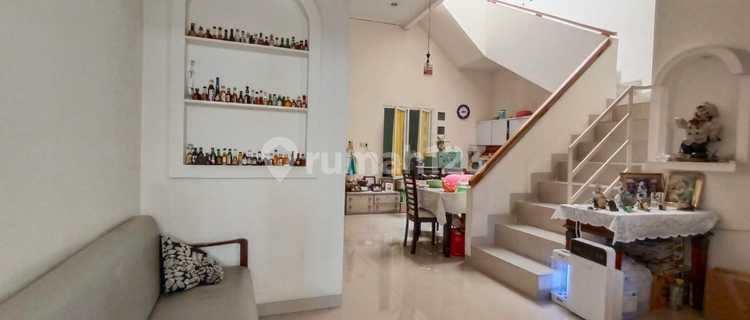 Minimalist 2.5 Floors High Ceiling Near Kelapa Gading Mall 1