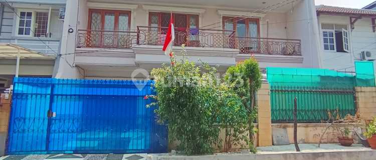 For Sale Janur Elok House, Kelapa Gading, North Jakarta 1