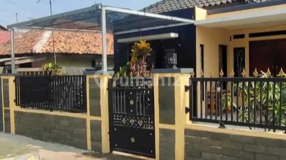 Ready-to-Occupy House, Strategic Location in Cikarang 1