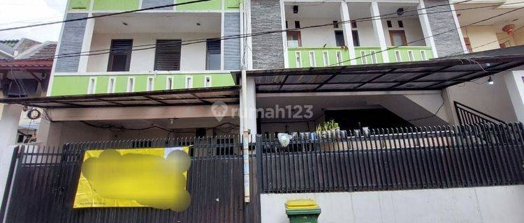 Dijual Cepat Rumah Kost yang Masih Aktif di Kebon Kacang JakPus 1